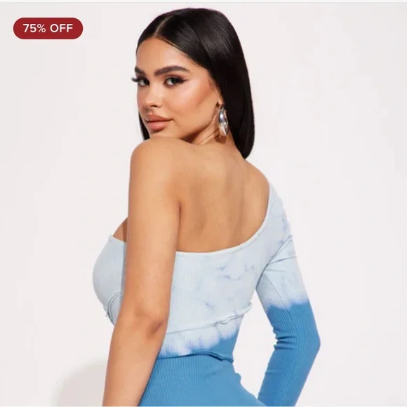 Caught In A Tie Dye Off-Shoulder Midi Dress - Blue/White - Picture 6 of 16